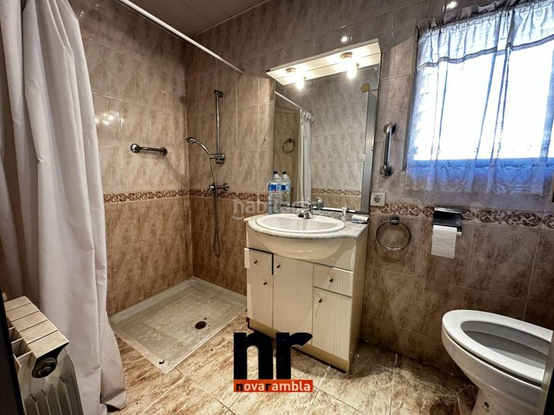 Foto d2db510c-f3ce-49d8-b116-03a5dc14922d. Casa adossada amb calefacció aparcament a Centre Ripollet