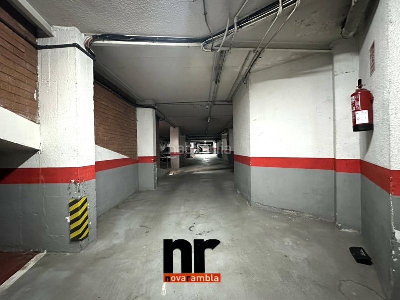 Foto ea61c830-512b-48e0-9441-2692f28e2a04. Aparcament cotxe a Ajuntament-Maragall Ripollet