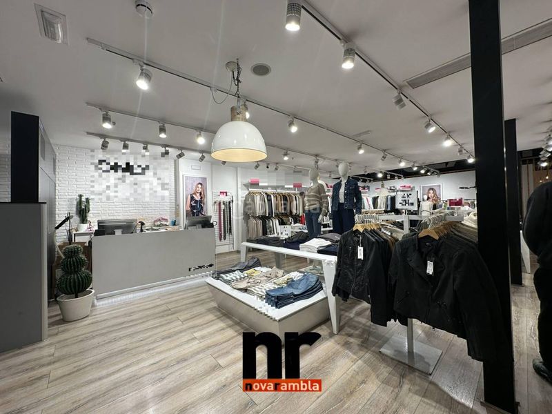 Foto 599d3801-ca13-48e9-8757-401c5e19d8b4. Alquiler local comercial local en alquiler sector baricentro en Barberà del Vallès