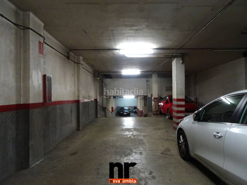 Foto 00d3c3eb-e404-45a5-8b64-c3b7b17927c0. Local comercial a Casc Antic Ripollet