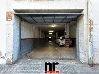 Local commercial  Calle jacint verdaguer. Local en venta en centro
