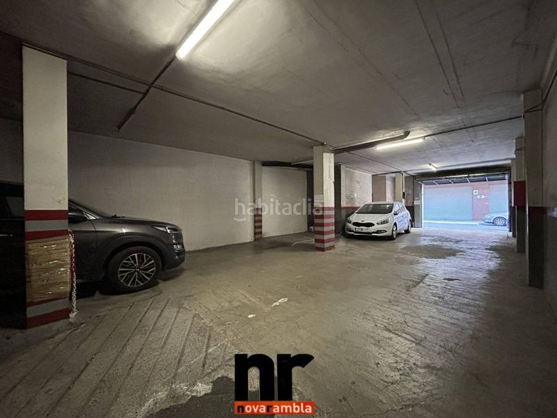 Foto f0d5ce1d-1189-49ee-b1a3-e9e3119a5315. Local comercial a Casc Antic Ripollet