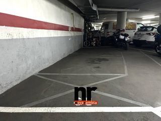 Rent Car parking  Plaza palau ausit. Garaje en alquiler en centre