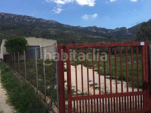 Foto f86cb2df-c715-43b6-a106-16b745f1acc6. Capannone industriale in c-240z 49 in Riba (La)