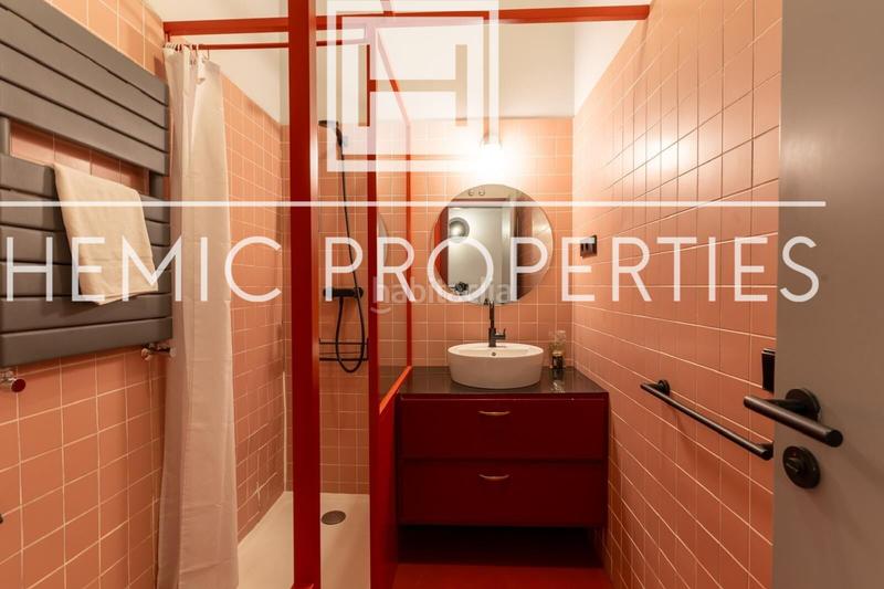 Foto cda8f83a-1f25-4bf1-ba8c-735f55118d78. Planta baixa a Universidad-Malasaña Madrid