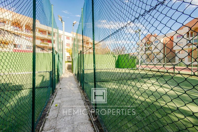 Foto 89930fa9-2e4f-496b-9738-4c74bcb0614c. Pis amb calefacció aparcament piscina a Prado de Somosaguas Pozuelo de Alarcón