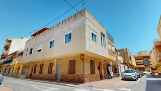 Casa en Centro. Excelente oportunidad de inversión a pasos de la playa no compre