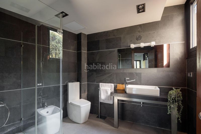 Foto 1ea7de3c-0c82-4fc5-aa47-30ce951e28aa. Chalet exclusiva villa de lujo en donostia con licencia turística con piscina, jardín y máximas prestaciones en Donostia - San Sebastián