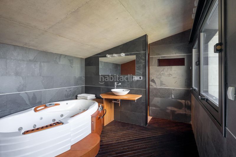 Foto a96c2dad-cace-400e-911a-773c728228f3. Chalet exclusiva villa de lujo en donostia con licencia turística con piscina, jardín y máximas prestaciones en Donostia - San Sebastián