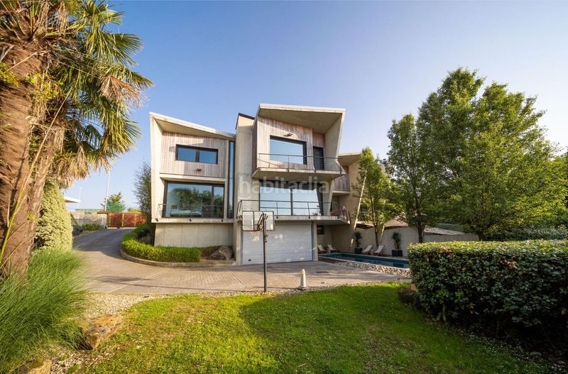 Foto b1ce3cf8-0509-4b90-97ab-19db674814a3. Chalet exclusiva villa de lujo en donostia con licencia turística con piscina, jardín y máximas prestaciones en Donostia - San Sebastián