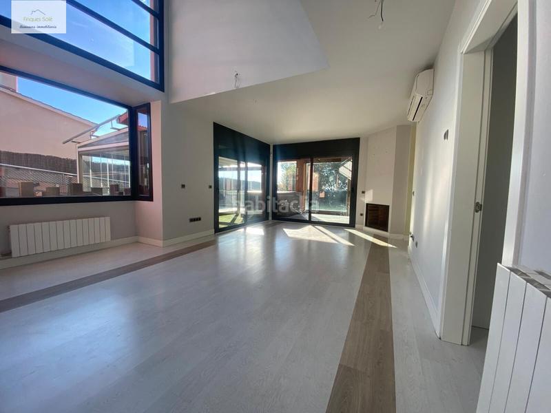 Foto 4508bc0a-d978-47d1-bae7-b86788546cf7. Casa con parcheggio in Roca del Vallès (La)