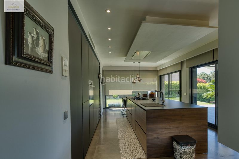 Foto 4b887271-b5ae-4615-8598-c6a084337867. Casa amb calefacció aparcament piscina a Roca del Vallès (La)