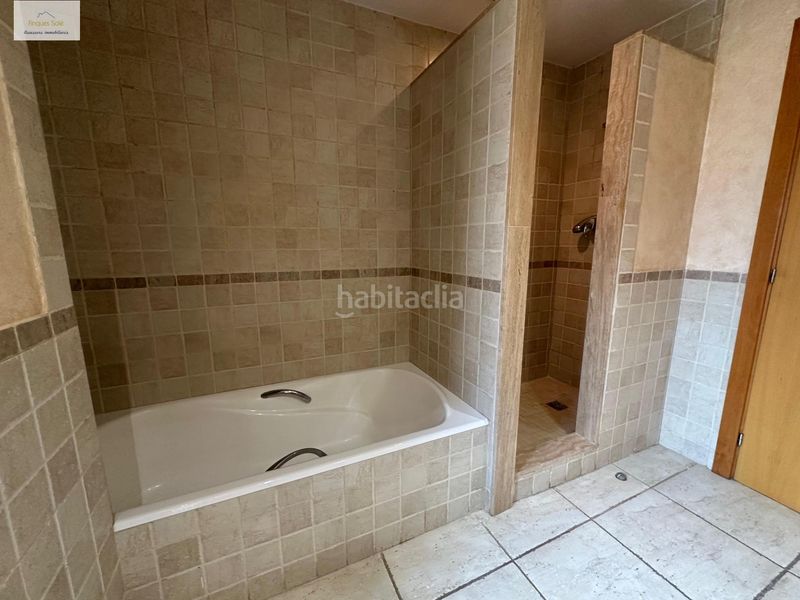 Foto 0dbac6f4-9cca-42e3-a603-67e3a63da6ab. Casa amb calefacció aparcament piscina a Roca del Vallès (La)