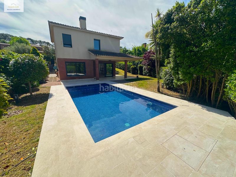 Foto 48e02374-d178-44aa-93d0-d333158ab8a3. Casa amb calefacció aparcament piscina a Roca del Vallès (La)