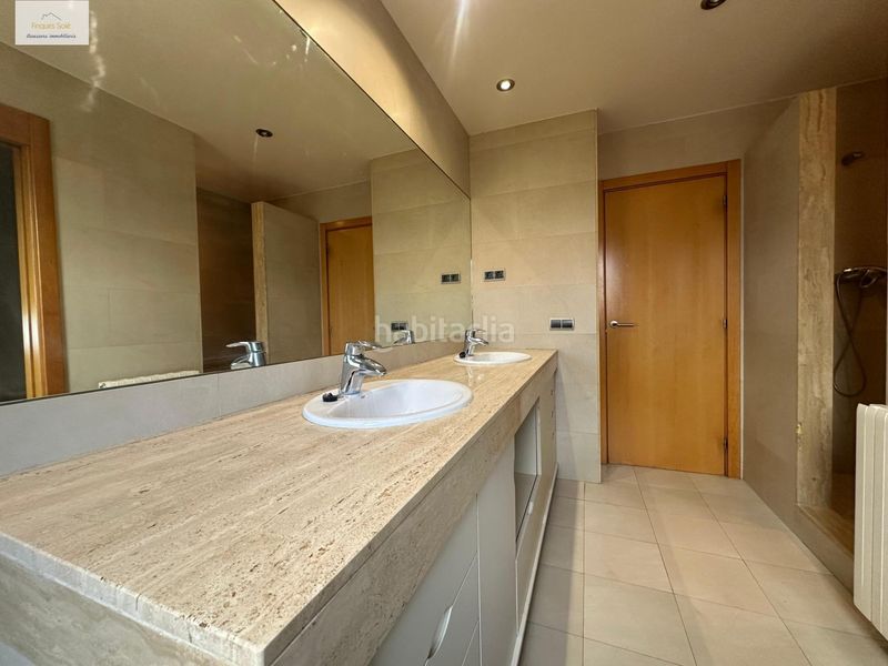 Foto b9b8b815-8b7f-4669-9a19-4c8b00782761. Casa amb calefacció aparcament piscina a Roca del Vallès (La)