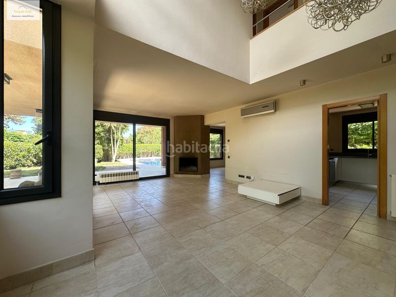 Foto f7fcf7eb-dc0b-4a3f-b5e4-86d3a598f512. Casa amb calefacció aparcament piscina a Roca del Vallès (La)