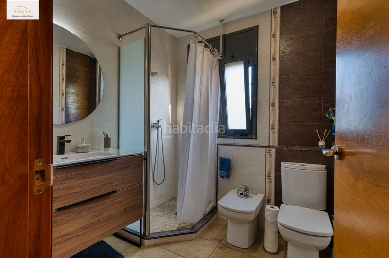Foto fa3ad3f6-3724-4b05-8f3f-700884c83452. Casa amb calefacció aparcament a Roca del Vallès (La)