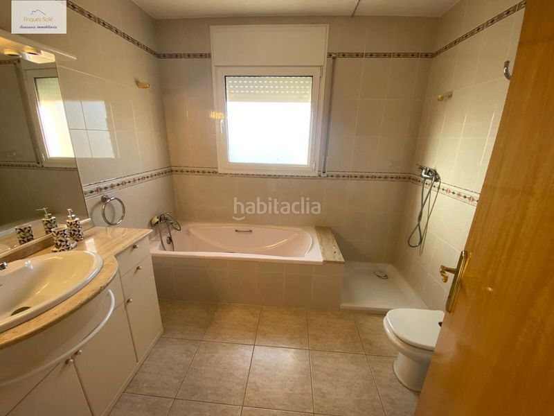Foto 25c1fcac-5343-41ee-ac79-55b03aa49a10. Casa amb calefacció aparcament a Roca del Vallès (La)