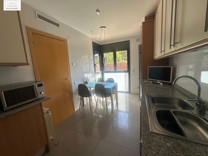 Foto e94fd8e5-3211-480d-b099-bacdf13a03ee. Casa adossada amb calefacció aparcament piscina a Cabrils