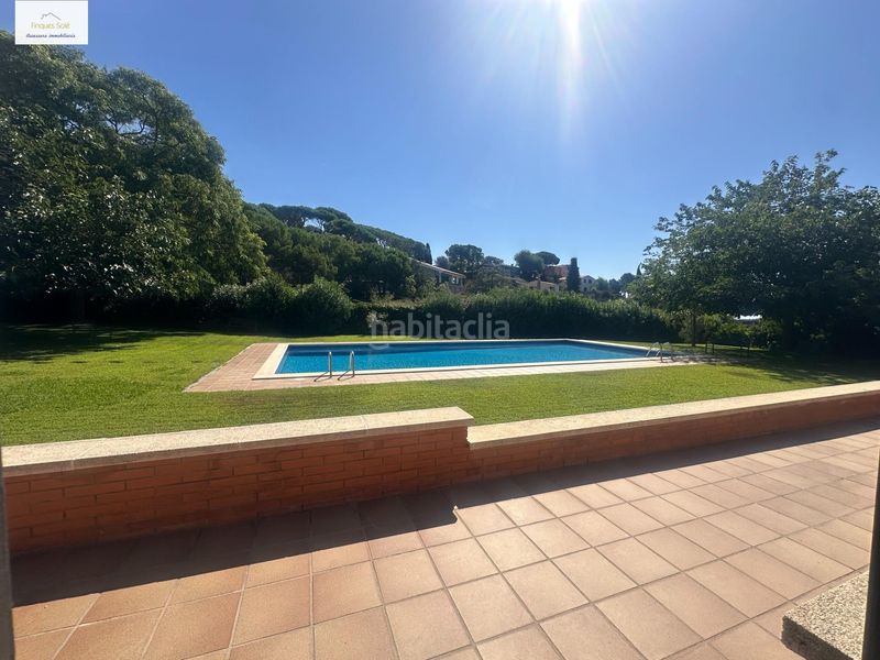 Foto fe5aa3b8-cff4-4cb7-b1ef-1a7ad614b425. Casa adossada amb calefacció aparcament piscina a Cabrils