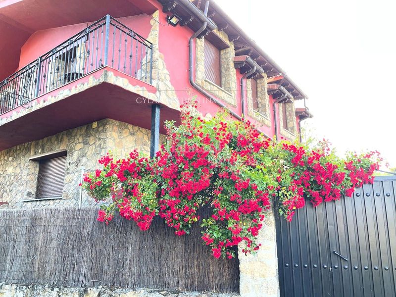 Foto c6079c75-73f7-477c-af67-63b263c8a413. Xalet amb calefacció aparcament piscina a Calzada de Béjar (La)
