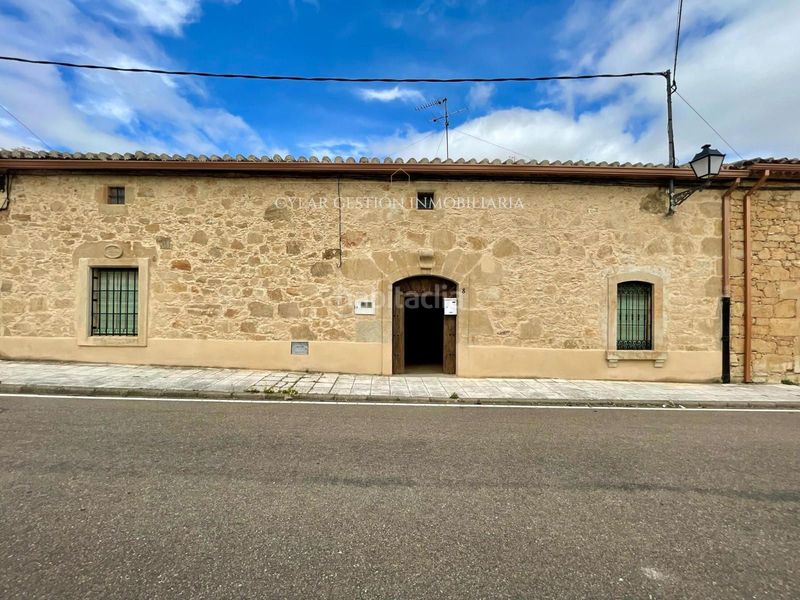 Foto b2093d51-1d50-46c2-9172-7506852493c9. Casa amb aparcament piscina a Monterrubio de Armuña