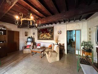 Casa  Larga. Casona en venta en monterrubio de la armuña en salamanca