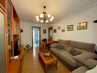 Appartement  Escuelas viejas. Venta de piso amueblado con patio en el barrio blanco