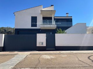 Chalet  Maria zambrano. Chalet en venta en carrascal de barregas en salamanca