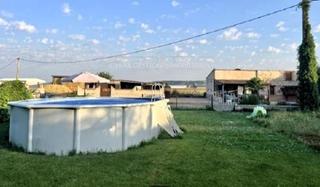 Xalet  Norte. Parcela de recreo en venta  con vivienda y piscina en moriñigo,