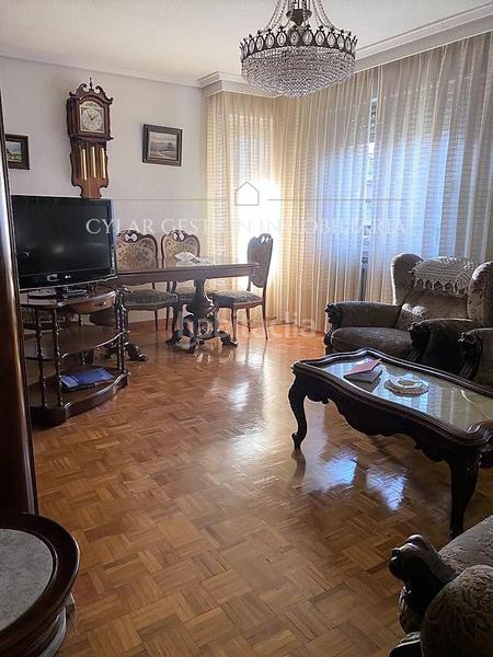 Foto b16e576e-eb44-45fe-af45-b4168edf03b5. Flat with heating in Carmelitas Salamanca