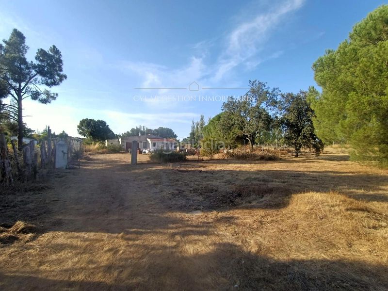 Foto 696ee9cb-625f-4ba9-8b02-b9833239d930. Casa amb calefacció aparcament a Valdunciel