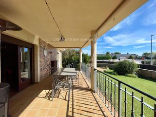 Chalet  Reja. En venta chalet independiente de una sola planta en urb. las tor