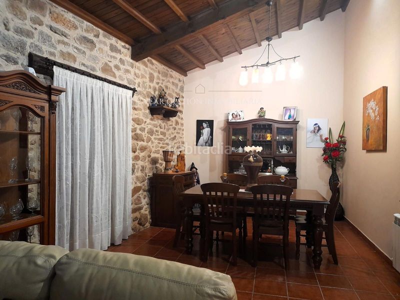 Foto 8c6a48a4-1f32-45d4-8440-300b5959794c. Casa adossada amb calefacció aparcament a Bañobárez