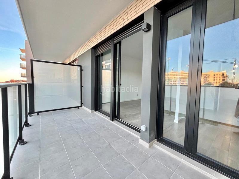 Foto f90d5ce5-9df0-44ca-a77e-f7c3ac09d284. Alquiler piso alquiler temporal- obra nueva con piscina y garaje en Viladecans