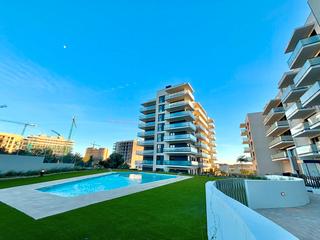 Rent Flat in Llevant. Alquiler temporal- obra nueva con piscina y garaje