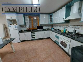 Casa a Adra. Amplia casa en planta baja en la curva