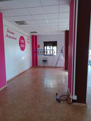 Lloguer Local Comercial a Adra. Se alquila local comercial en la zona del paseo maritimo de adra