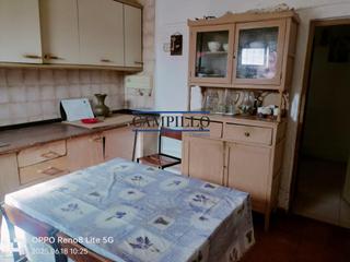 Casa a Adra. Se vende casa de 3 dormitorios con un pequeño terreno en adra zo