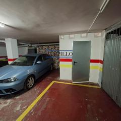 Parking voiture à Adra. Se vende plaza de garaje con trastero en zona paseo maritimo