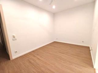 Rez-de-chaussée à Estació de França. Piso en planta baja de 74 m2 totalmente reformado en el casco ur