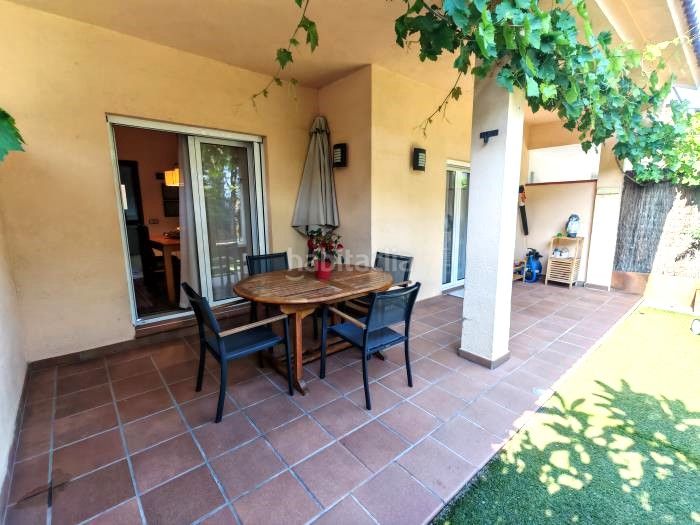 Foto 98aff0f3-e1ea-4125-aaa2-59d9744187bf. Casa adossada amb xemeneia calefacció aparcament a Lliçà d´Amunt