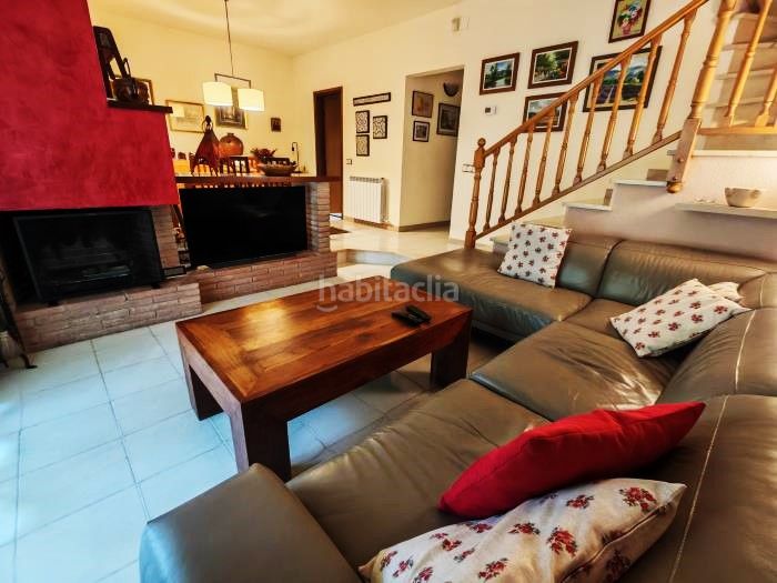 Foto a0a6b9f2-77ec-4214-bcbc-b6ea4f5a9e96. Casa adossada amb xemeneia calefacció aparcament a Lliçà d´Amunt