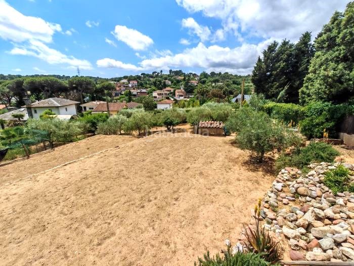 Foto e9b0c604-412b-48ec-99c8-e90e8a985934. Terreny residencial a Lliçà d´Amunt