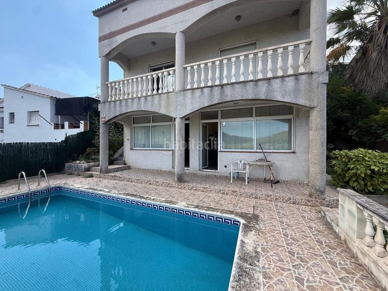 Foto f8a300f3-fe2a-409e-a27d-89515e1c1211. Chalet en Olivella