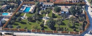 Residential Plot in Oromana. Se vende, magnifica parcela de 3.033 m2 con piscina y 164 m2 con