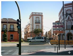 Casa adossada a El Arenal - La Pólvora. Se vende casa de 3 dormitorios y 2 baños en el centro de dos her