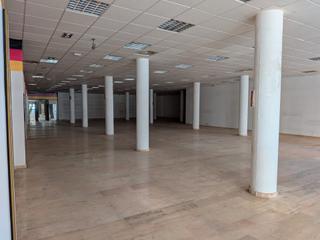 Locale commerciale in Centro - Doña Mercedes. Se vende magnifico local comercial, industrial o logistico preci