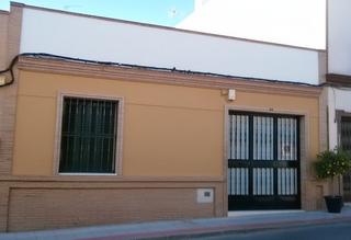 Maison à Centro - Doña Mercedes. Venta de magnifica casa de 5 dormitorios y 2 baños precio negoci