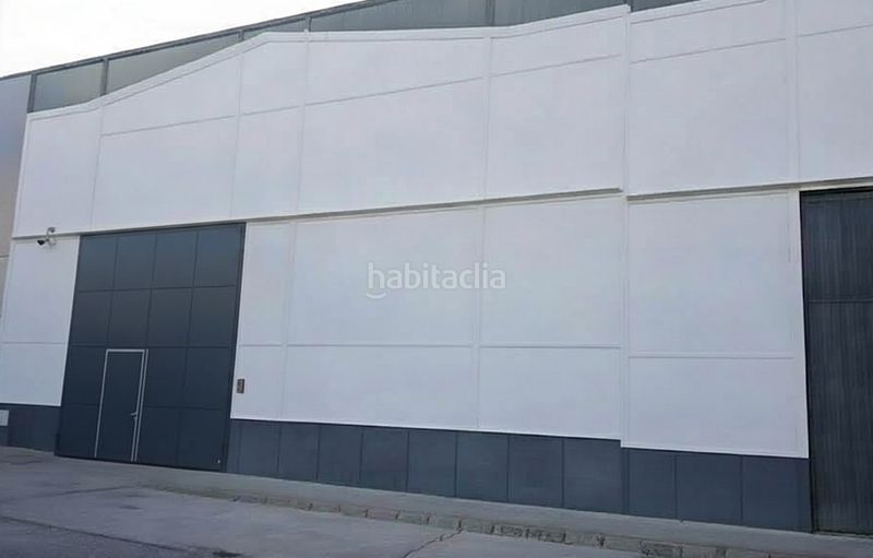 Foto 409eada4-57c0-42e1-bf3d-f32c32a0c7e1. Nau industrial a Centro - Doña Mercedes Dos Hermanas